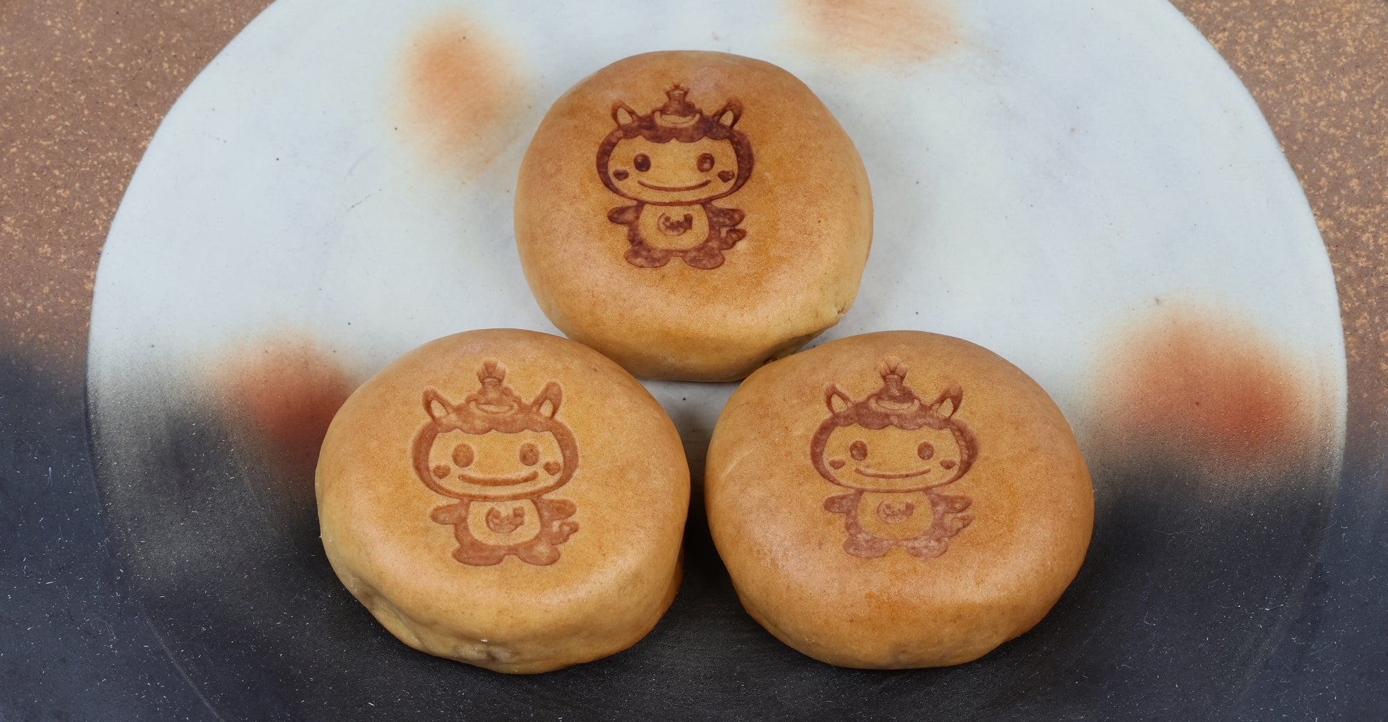 ふじキュン饅頭 3個（箱入り） – ハックツ！藤沢